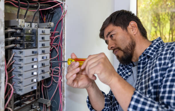 Best Affordable Emergency Electrician  in Hollins, VA